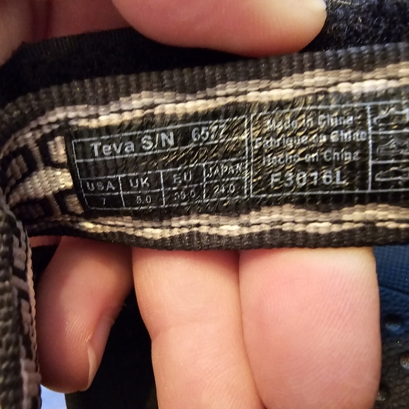 Teva Sandals 8 - Picture 2 of 4